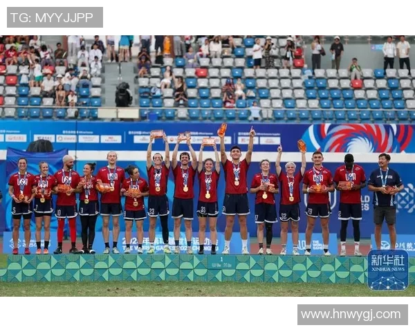 成都飞盘队在世界攀岩锦标赛中以61分领先其他队伍展现强大实力